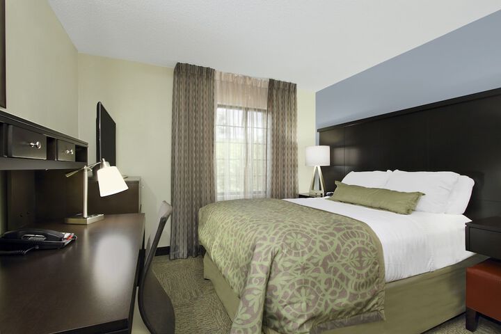 Staybridge Suites Tysons - McLean by IHG