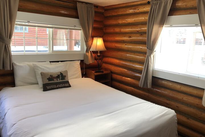 Sportsmans Lodge