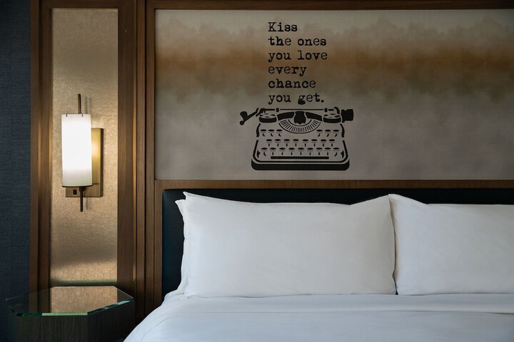 Room 34 of 86