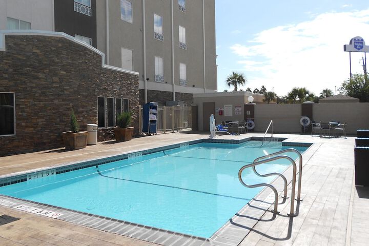Pool 6 of 25