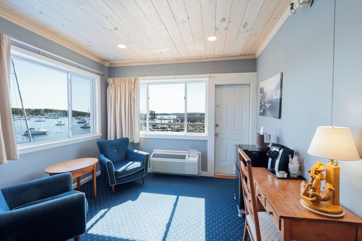 Fishermans Wharf Inn