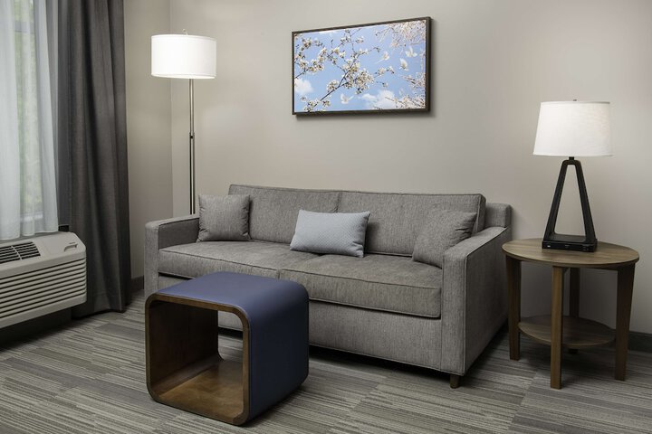 Room 18 of 48