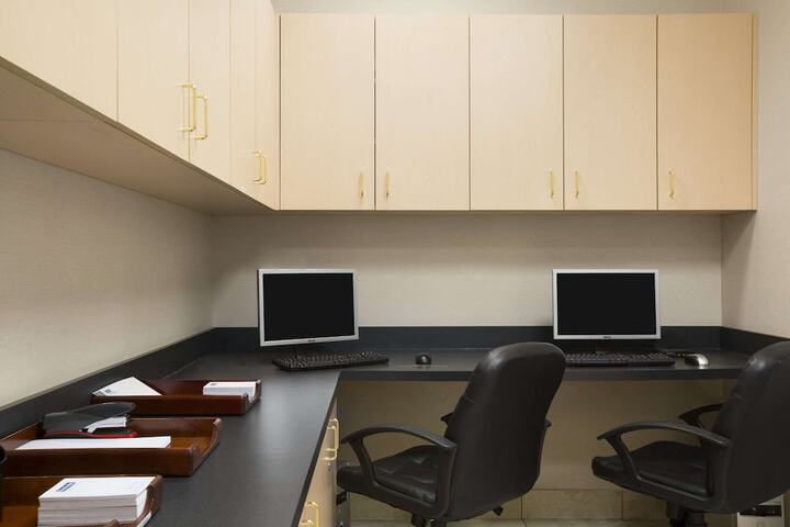 Business Center 35 of 35