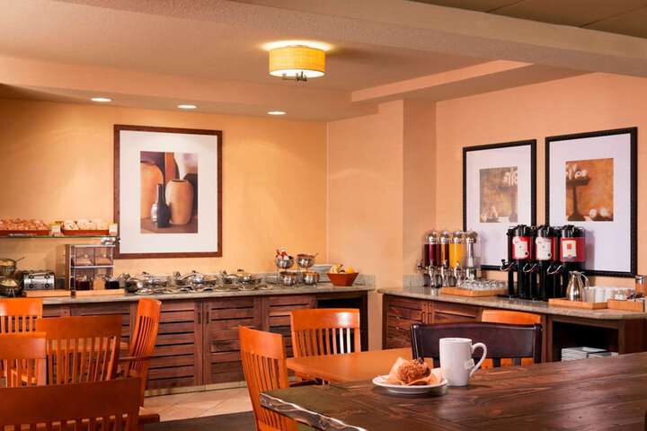 DoubleTree by Hilton Hotel Vancouver