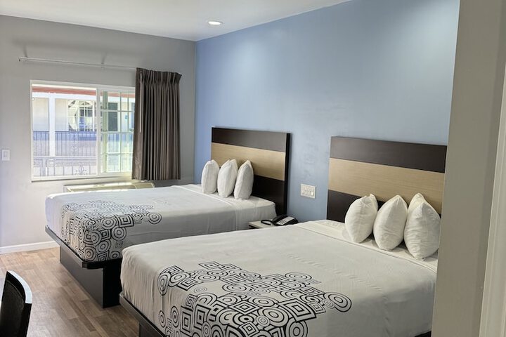 Room 21 of 37