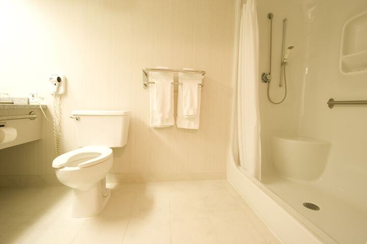 Room 13 of 35
