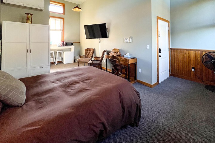Room 8 of 62