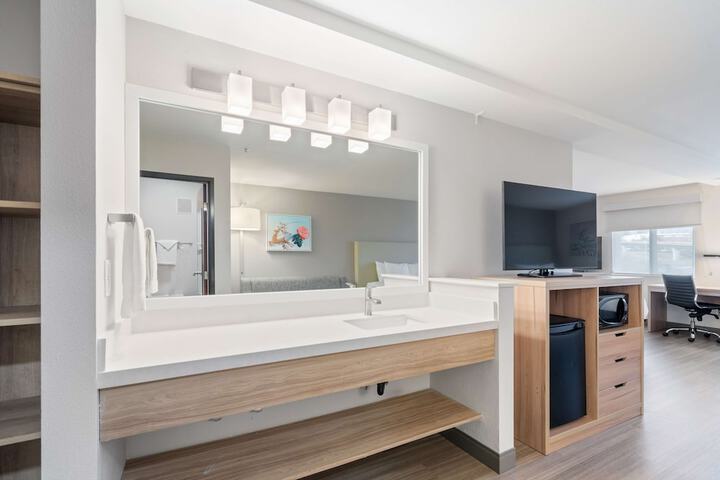 Best Western Lake Oswego / Portland Hotel & Suites