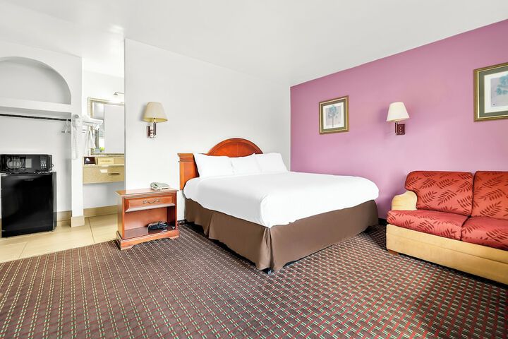 Room 9 of 19