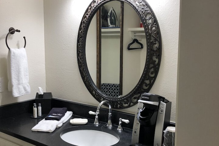 Room 80 of 109