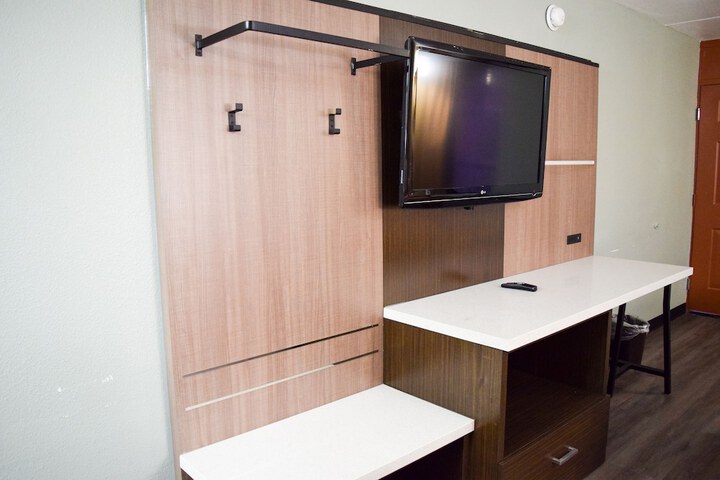 Room 15 of 25