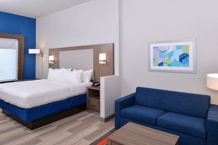 Room 27 of 51