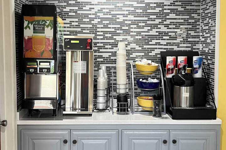 Breakfast/Coffee Service 16 of 18