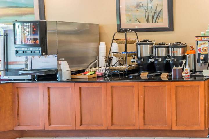Breakfast/Coffee Service 27 of 30