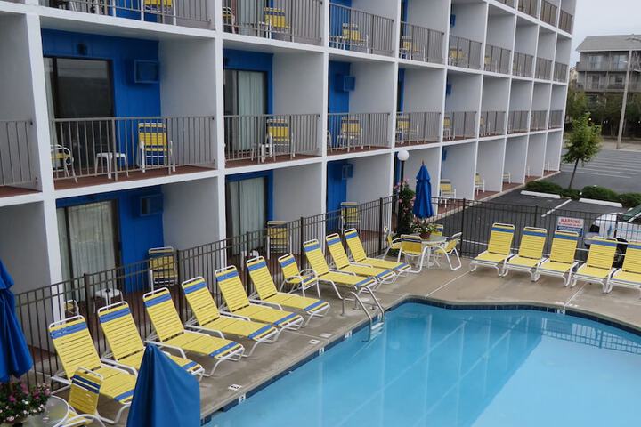 Pool 10 of 33
