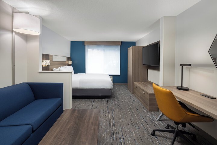 Room 53 of 120