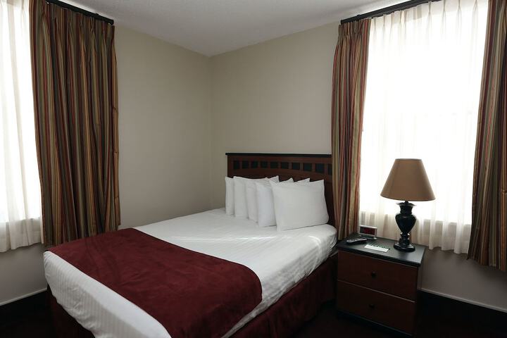 Room 16 of 28