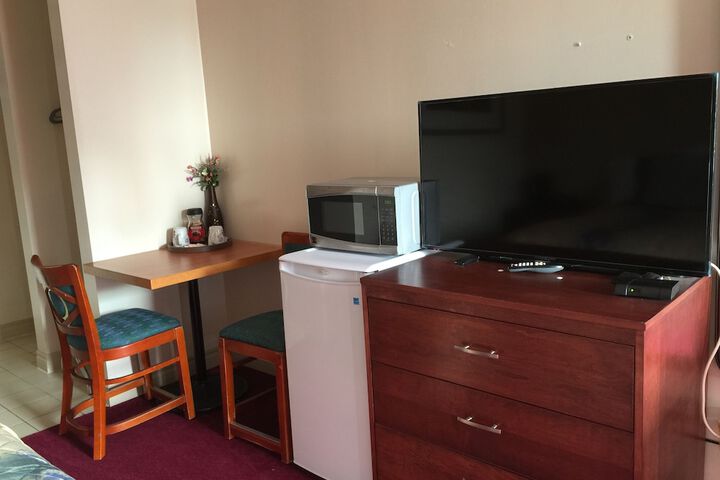 Room 43 of 59