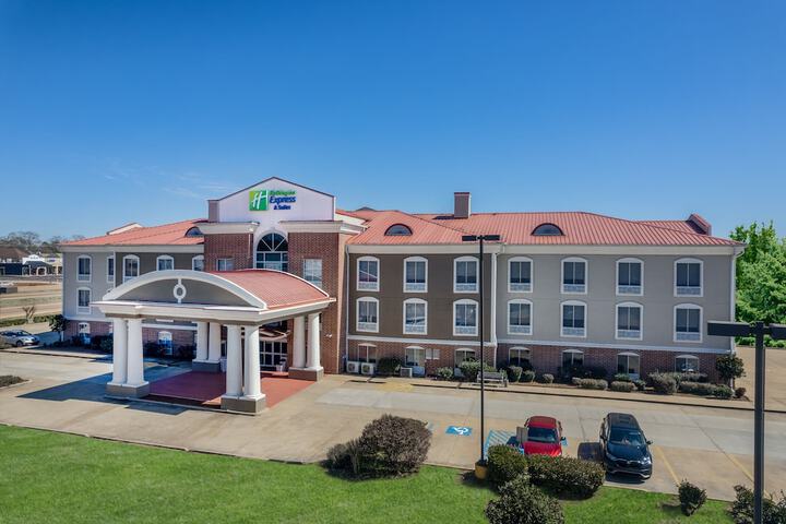 Holiday Inn Express Hotel & Suites Magee by IHG