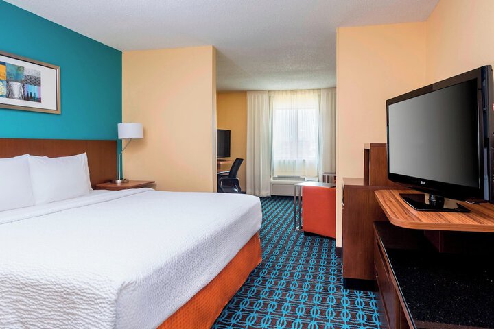 Fairfield Inn & Suites Victoria