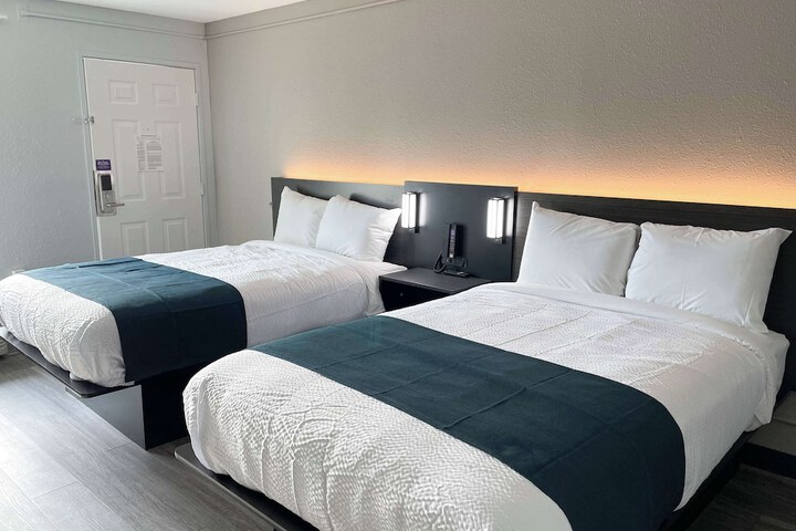Room 16 of 26