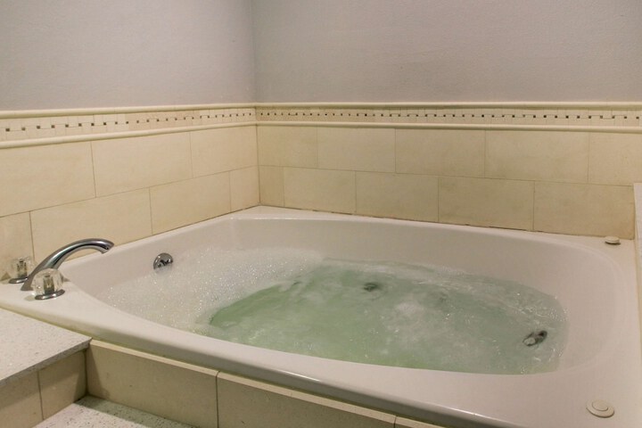 Room 16 of 26