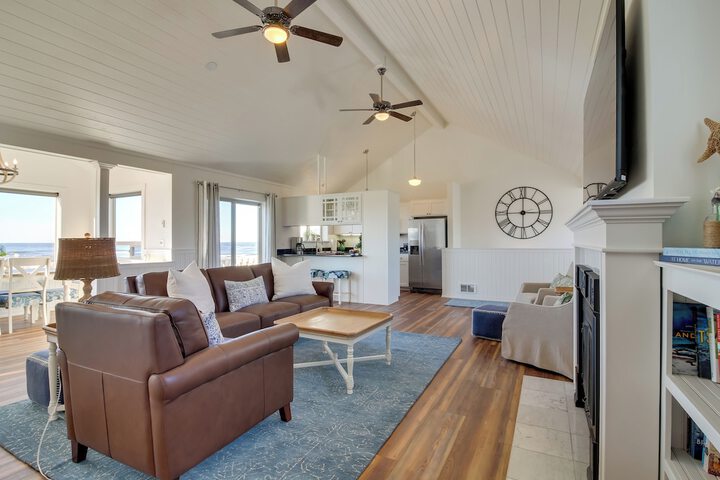Scenic Bandon Vacation Rental w / Beach Access!