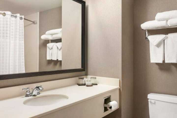 Embassy Suites Northwest Arkansas - Hotel Spa & Convention