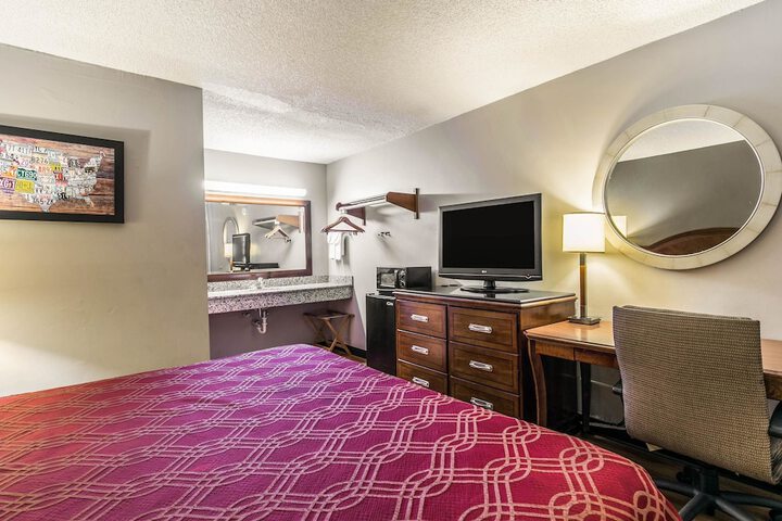 Room 12 of 23