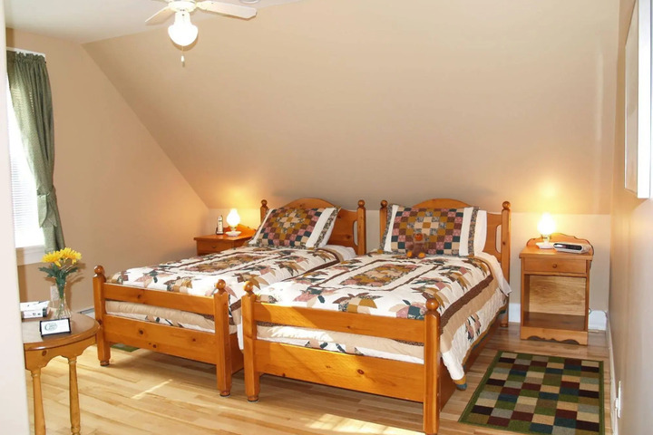 BAKERS CHEST B & B