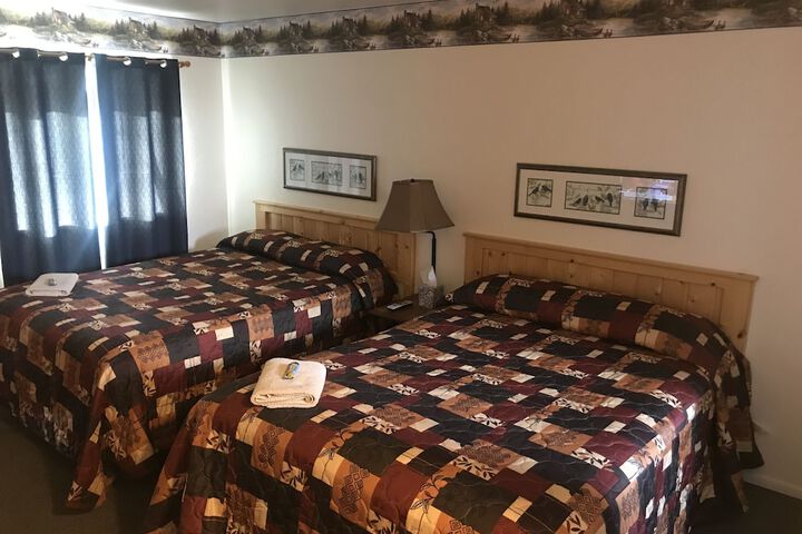 Rustic Inn Motel