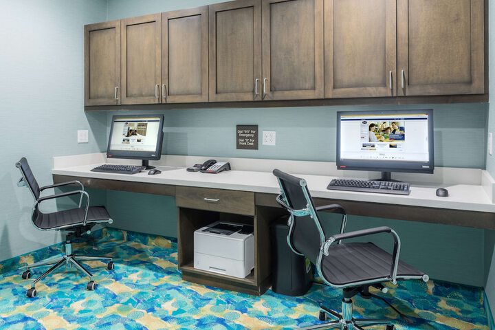 Business Center 28 of 28