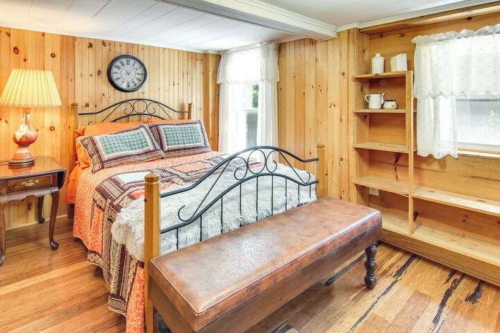 Hot Tub & Boat Dock: Lovely Lake Lure Retreat