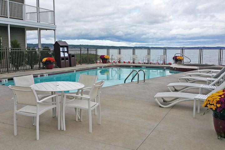Cherry Tree Inn & Suites