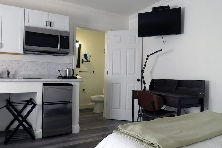 Room 50 of 103