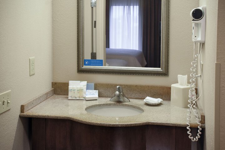 Hampton Inn & Suites Youngstown-Canfield