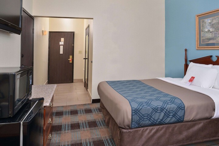 Econo Lodge Inn & Suites Shelbyville