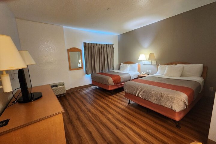 Room 19 of 32