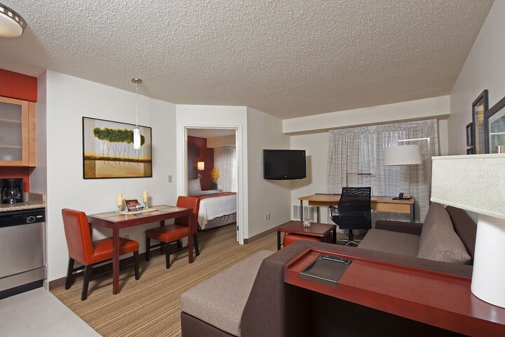 Room 10 of 21
