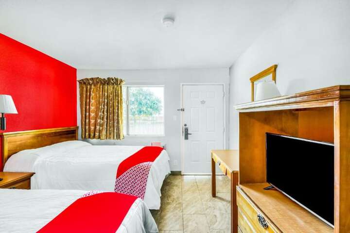 Room 10 of 25