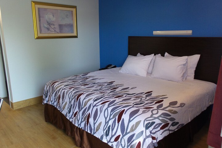 Room 3 of 9