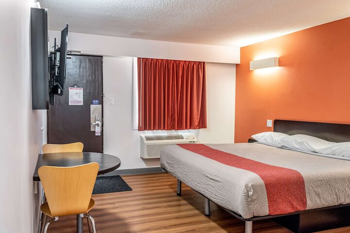 Room 34 of 52