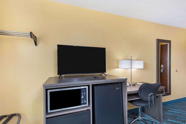Super 8 by Wyndham Somerset
