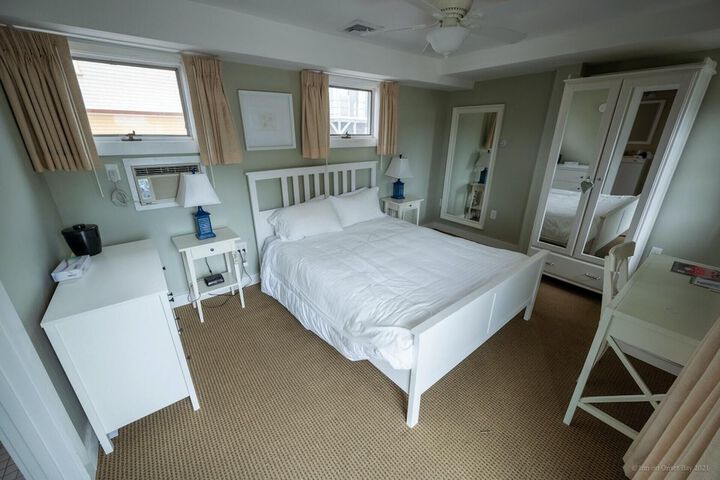 Room 9 of 17