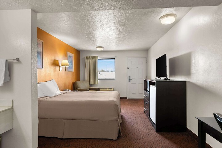 Room 17 of 30