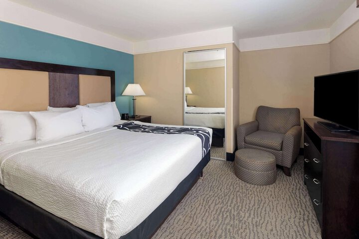 Room 15 of 28