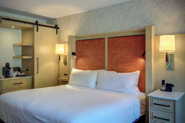 Room 19 of 120