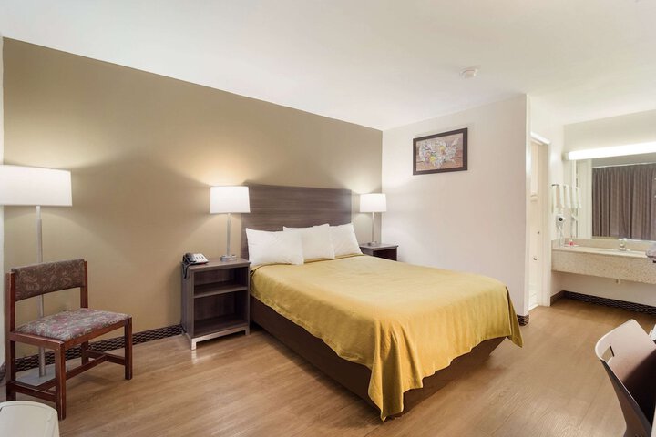 Room 14 of 29