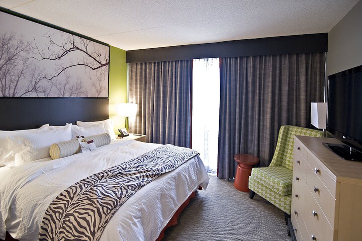 Room 16 of 28