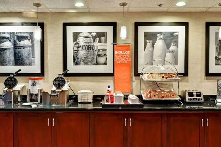 Hampton Inn by Hilton New Bedford / Fairhaven